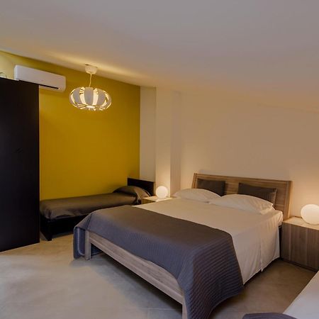 La Scivola Rooms Aci Castello Bagian luar foto