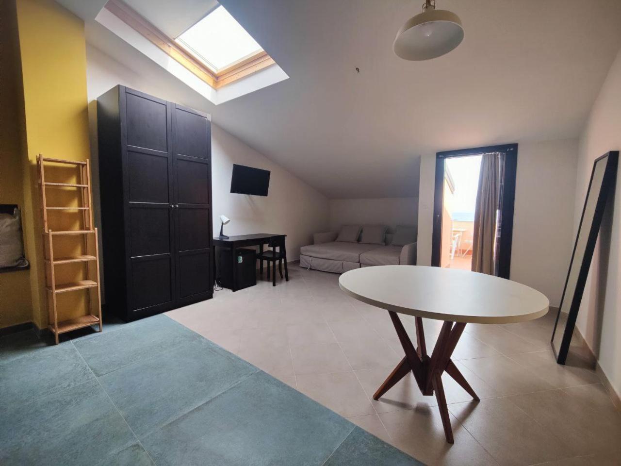 La Scivola Rooms Aci Castello Bagian luar foto